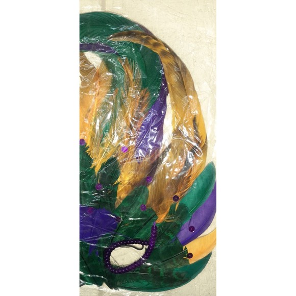 2 count Beautiful feather Mardi Gras masks - Picture 4 of 11